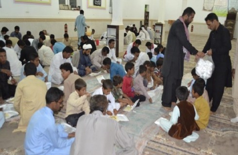 توزیع 4 هزار بسته غذای گرم افطار در شهرستان دلگان  