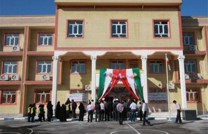 کلنگ زنی ساخت پنج مدرسه در شهرستان دلگان