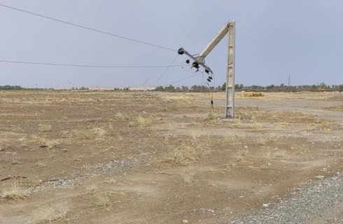 طوفان برق «کهور سوختالی» شهرستان دلگان را قطع کرد/ خسارت تگرگ به زیرساخت های روستا