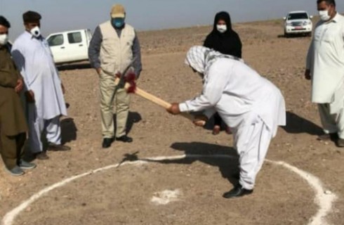 کلنگ زنی احداث دو واحد جدید پرورش مرغ گوشتی ۲۰ هزار قطعه ای در شهرستان دلگان