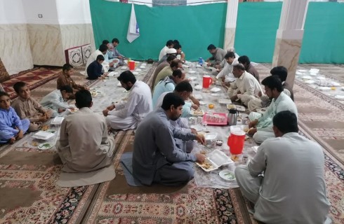 ضیافت افطاری در جلگه چاه هاشم دلگان  <img src="/images/picture_icon.gif" width="16" height="13" border="0" align="top">