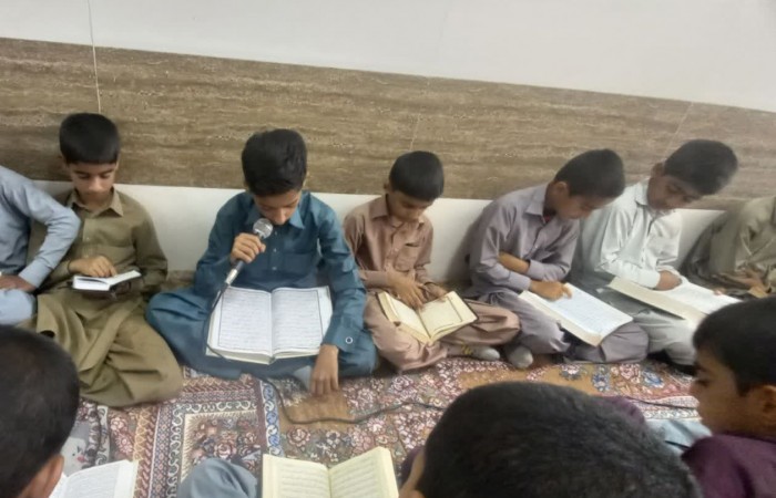 محفل انس با قرآن کریم کودکان و نوجوانان در روستای آذرآباد دلگان  