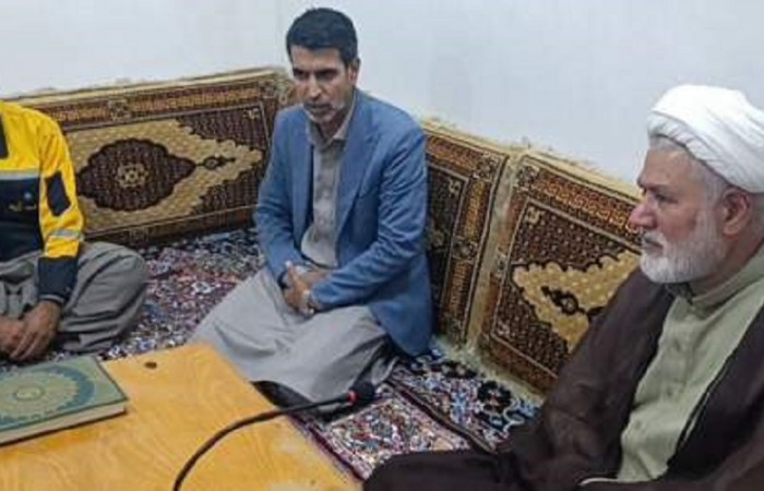 توسعه پست روستایی در اولویت باشد